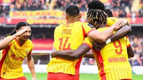 Grüßt da bald die Meisterschaft? Nach 25 Spielen steht RC Lens nur einen Punkt hinter Dauermeister PSG