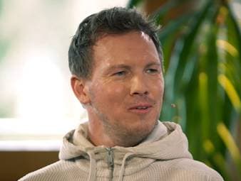 Julian Nagelsmann überrascht mit seinen Entspannungsmethoden: Musik - und Trash TV. 
