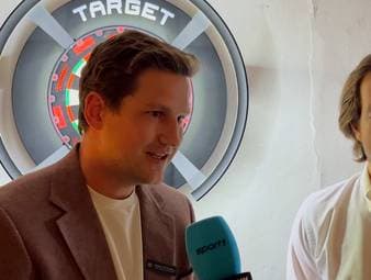 Gabriel Clemens und James Tattersall, CEO der Firma "Target Darts", sprechen über den stetig wachsenden Darts-Hype und ambitionierte Ziele für die Zukunft. 