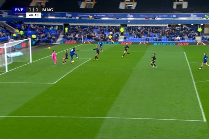 Bei diesem Treffer würde selbst Ibrahimovic staunen