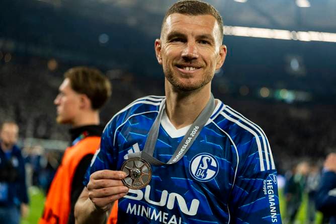 Schalke behält seine Sturm-Attraktion