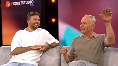 Christian Streich (r.) berichtete von einer Absage von Christoph Kramer (l.)