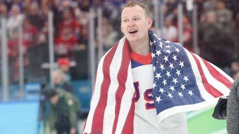 Brady Tkachuk holte mit der USA bei den Olympischen Spielen die Goldmedaille
