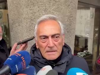 Nach dem verpassten Ticket für die WM 2026 zieht Gabriele Gravina Konsequenzen und tritt als Präsident des italienischen Fußballverbandes zurück. Er äußert sich zu den Gründen und spricht über seine Entscheidung.