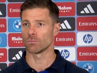 Real Madrids Trainer Xabi Alonso zeigt sich nach dem 2:0-Sieg gegen Espanyol zufrieden. Die Mannschaft sei solide aufgetreten, habe aber im letzten Drittel "ein bisschen mehr Brillanz" vermissen lassen.