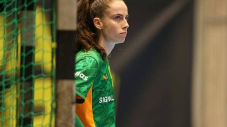 Die deutsche Nationaltorhüterin Sarah Wachter im BVB-Tor