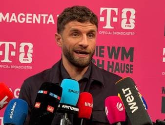Thomas Müller spricht über die Möglichkeit, dass Jürgen Klopp als Bundestrainer übernimmt.