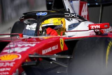 Hamilton crasht - Strafe und Ausfall drohen
