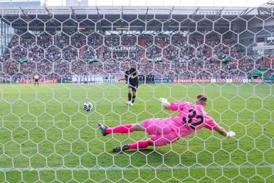 Elferkrimi extrem! Vogelwilder Shootout im DFB-Pokal