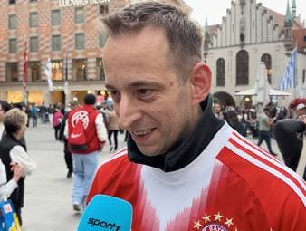 Der Vertrag von Torhüter Manuel Neuer läuft Ende der Saison aus. Nun melden sich die Fans zu einer potentiellen Verlängerung.