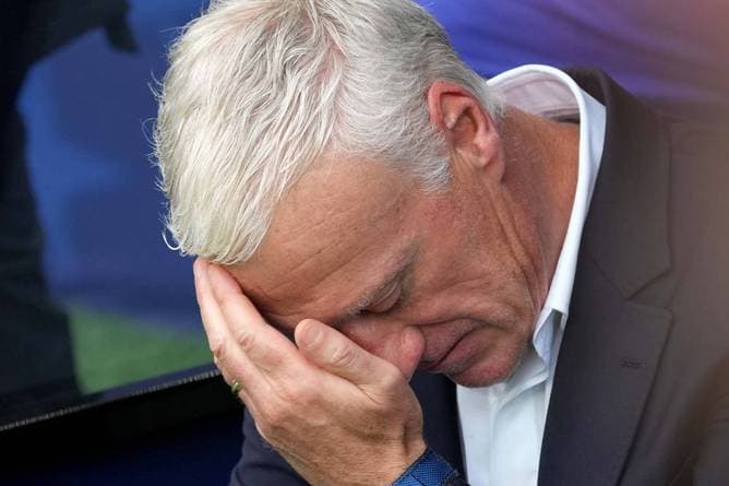 Trauerfall: Frankreich-Coach reist ab