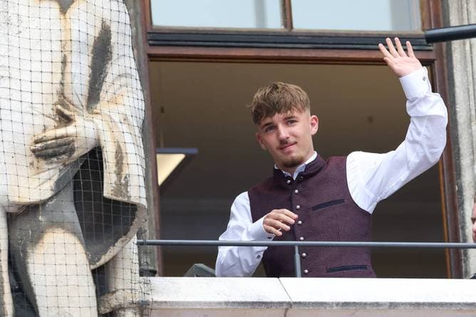 Transfer-Enthüllung um Karl