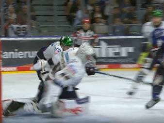 Die Highlights der Eishockey-Partie Adler Mannheim - Eisbären Berlin  aus der DEL im Video.
