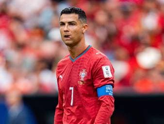 Nach dem 1:1-Auftakt Portugals gegen die DR Kongo bei der WM 2026 geriet Cristiano Ronaldo in die Kritik. Sein Teamkollege Diogo Dalot nahm den 41-Jährigen auf der PK nun in Schutz.
