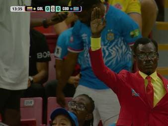 "Lumumba Vea" zog bereits beim Afrika-Cup die Blicke auf sich. Nun durfte Kongos Edelfan auch bei der WM endlich sein Team im Stadion anfeuern.