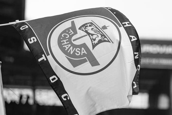 Fan nach Tribünensturz gestorben