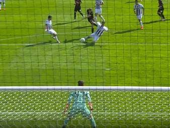 Die Highlights der Partie FC Viktoria Köln - FC Ingolstadt 04 aus der 3. Liga im Video. 