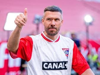 Podolski überrascht El Mala mit Anruf