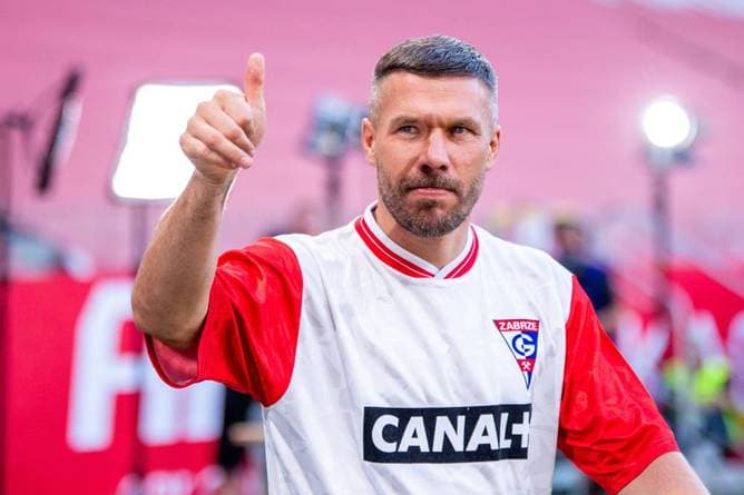 Podolski überrascht El Mala mit Anruf