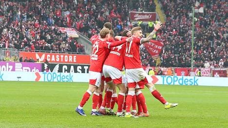 Der 1. FC Kaiserslautern will den KSC in die Knie zwingen