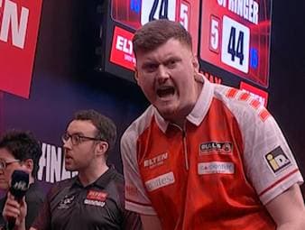 Die deutschen Spieler erleben bei der European Darts Trophy einen unglücklichen Tag - bis auf Niko Springer, der sensationell gegen Stephen Bunting gewinnt. Doch der Achtelfinaleinzug Springers hat einen faden Beigeschmack.