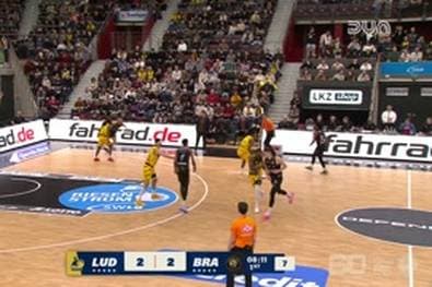 Spiel Highlights zu MHP RIESEN Ludwigsburg - Basketball Löwen Braunschweig
