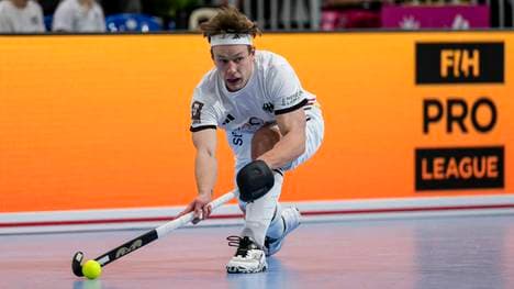 Tom Schmidt-Didlaukies für die deutschen Hockey-Weltmeister am Ball
