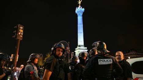 Die Polizei in Paris unterwegs