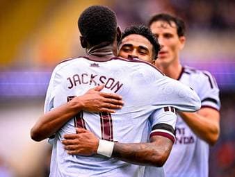 Jackson verblüfft englische Presse