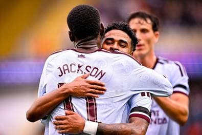 Jackson verblüfft englische Presse