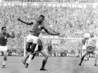 Pelé-Trikot bringt Millionen ein
