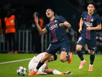 Im Champions-League-Kracher zwischen dem FC Bayern und Paris Saint-Germain kommt es zum Wiedersehen von Achraf Hakimi und Luis Díaz. Im letzten Duell sah Diaz die Rote Karte, nachdem er Hakimi mit einer Grätsche am Knöchel verletzt hatte.