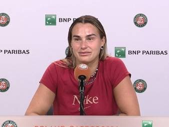 Diamanten-Halskette! Tennis-Star ganz ungeniert