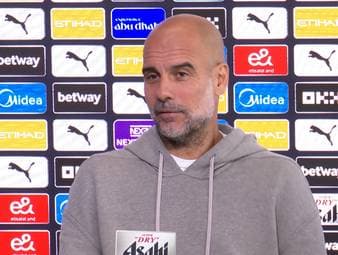 City-Trainer Pep Guardiola schwärmt auf einer Pressekonferenz von seinem Welttorhüter Gianluigi Donnarumma.
