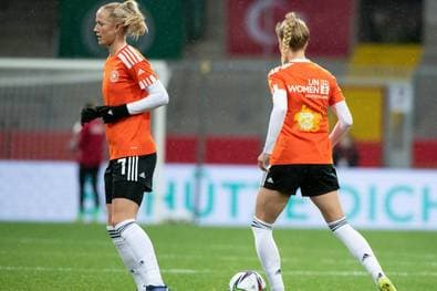 DFB-Team setzt Zeichen gegen Gewalt an Frauen