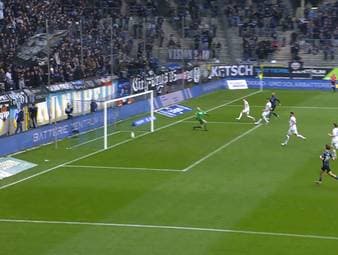 Das 2:1 zwischen Waldhof Mannheim und Erzgebirge Aue erhitzt die Gemüter. Kurz vor Schluss erzielt Mannheim Terrence Boyd den Siegtreffer, der nicht hätte zählen dürfen. Aue-Trainer Dabrowski kocht. Schließlich stehen die Sachsen kurz vor dem Abstieg.