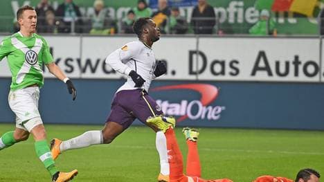 Während die Wölfe unglücklich anrennen, schließt auf der anderen Seite Romelu Lukaku, an dem der VfL im Sommer noch Interesse hatte, erfolgreich zur Führung ab