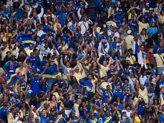 Curacao ist das kleinste Land, das je bei einer Fußball-WM teilnimmt. Trainer Dick Advocaat gilt als Star der Truppe.