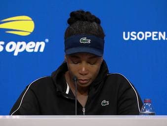 Auf der Pressekonferenz nach ihrem Aus bei den US Open findet Tennis-Legende Venus Williams sehr emotionale Worte. Am Ende kann sie ihre Tränen nicht mehr zurückhalten.