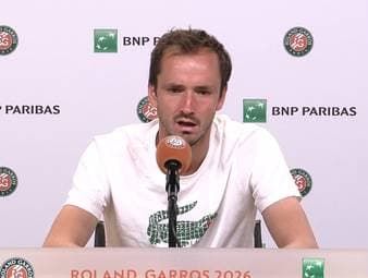 Daniil Medvedev schließt ein Auslassen der French Open aus. Nur eine Verletzung würde ihn stoppen, grundsätzlich wolle er in Paris antreten und konkurrenzfähig sein.