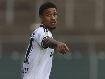 Frankfurt bindet Abwehr-Youngster