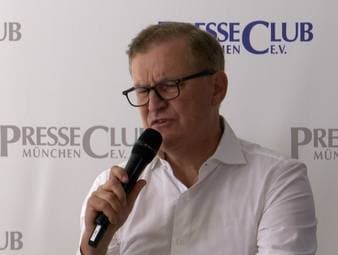 Der Vorstandsvorsitzende der FC Bayern München AG, Jan-Christian Dreesen, äußert sich zu den Transfergerüchten rund um Michael Olise und Real Madrid und findet dabei klare Worte.