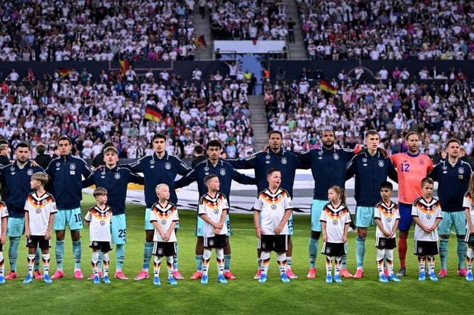Hymnen-Revolution bei der WM