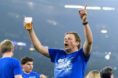 S04-Boss packt über Partynacht aus