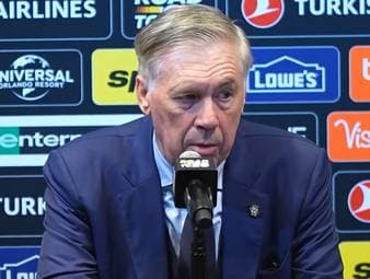 Brasilien-Coach Carlo Ancelotti zeigt sich nach der 2:1-Niederlage gegen Frankreich unzufrieden mit dem Ergebnis, lobt aber die Leistung der Selecao und die vielen guten Chancen.