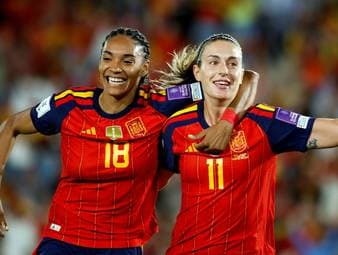 Spanien deklassiert England