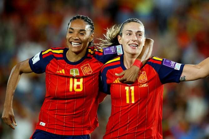 Spanien deklassiert England