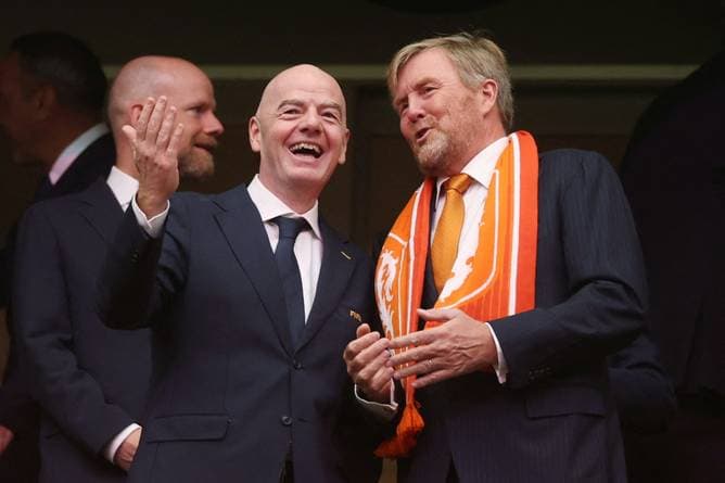 Willem-Alexander trifft Infantino
