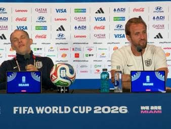 Auf Englands Pressekonferenz wird Harry Kane auf ein Treffen mit US-Präsident Donald Trump angesprochen. Der Kapitän berichtet von einer "surrealen" Golf-Runde.