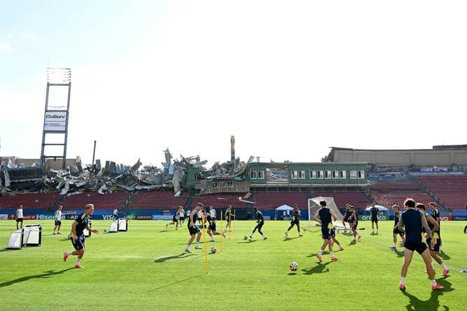 WM-Training in Trümmer-Stadion